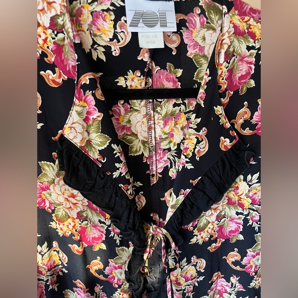 90’s Grunge Floral Tie Front Top Blouse - Picture 2 of 3